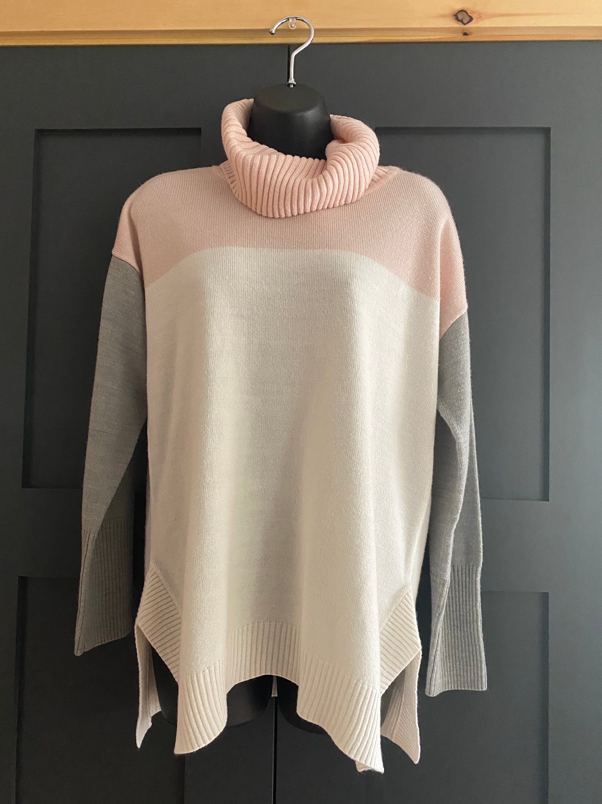 Turtleneck Sweater (Women's LARGE)