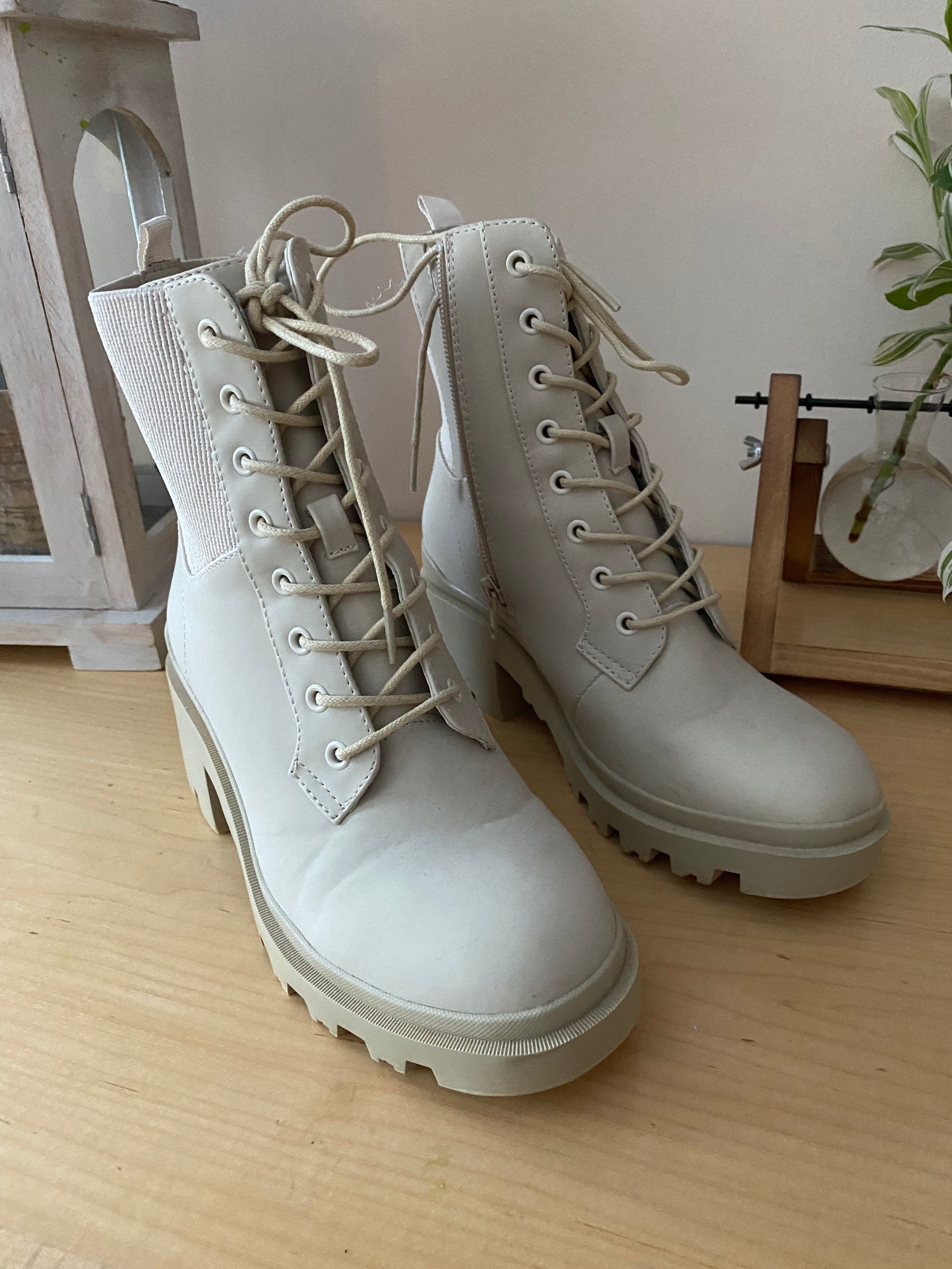 Zip Up Boots (Women's Size 5.5)