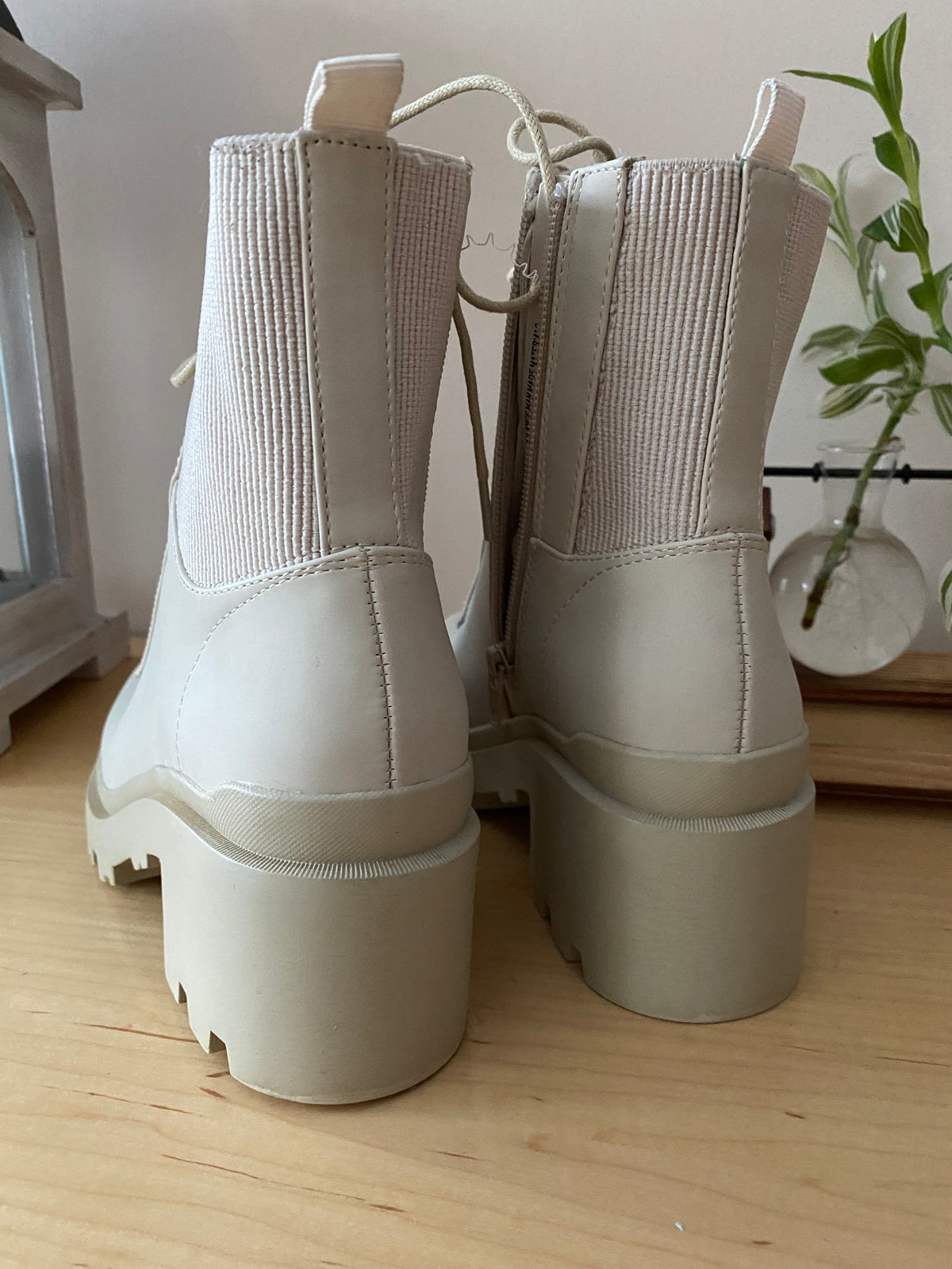 Zip Up Boots (Women&#39;s Size 5.5)