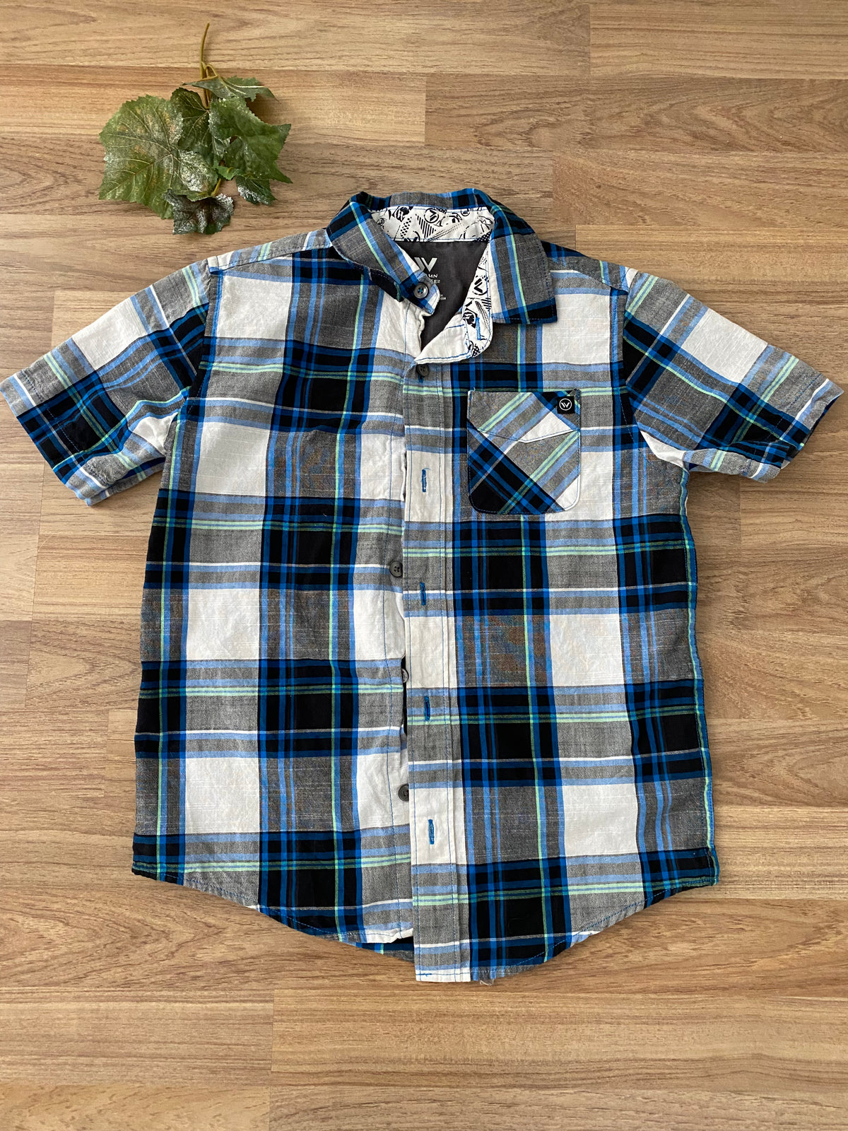 Full Button Up Shirt (Boys Size 6-7)
