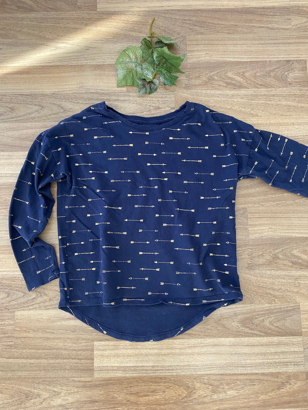 Long Sleeve Graphic Top (Girls Size 6-7)