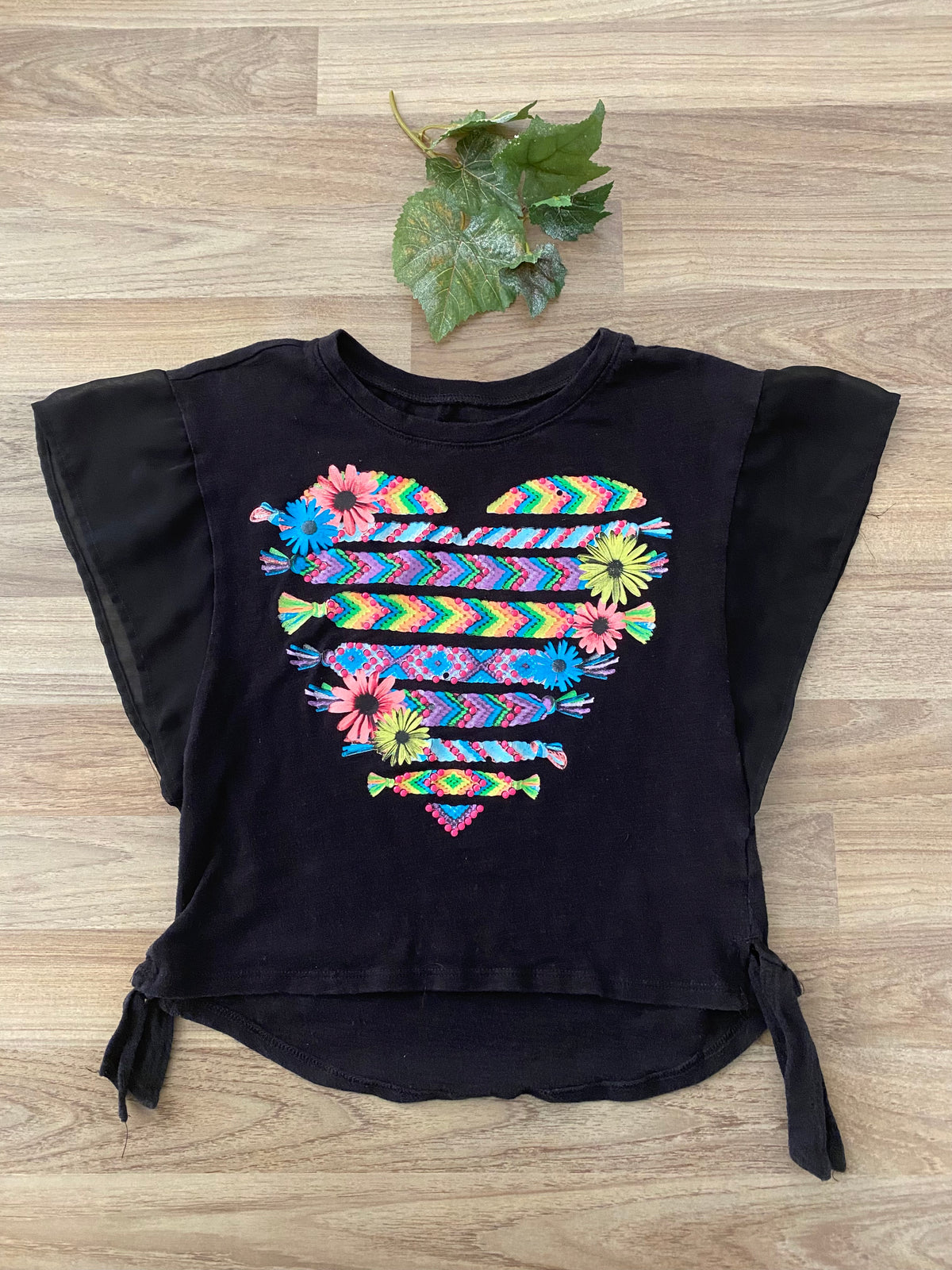 Short Sleeve Graphic Top (Girls Size 7)