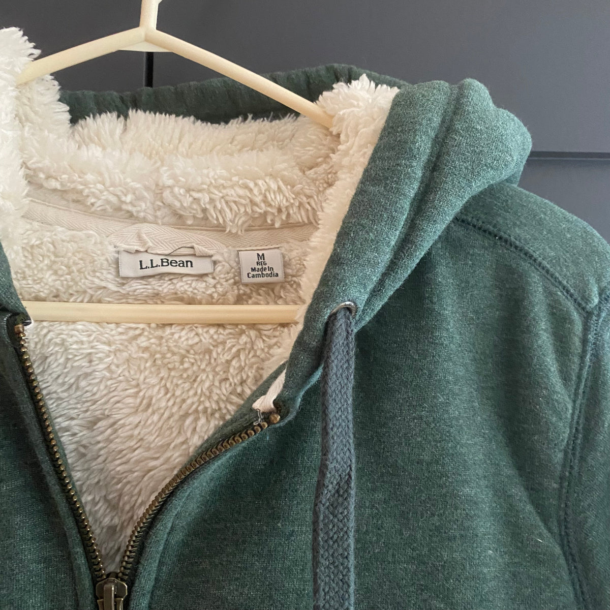 Full Zip Up Hooded Fleece Sweater (Women&#39;s MEDIUM)