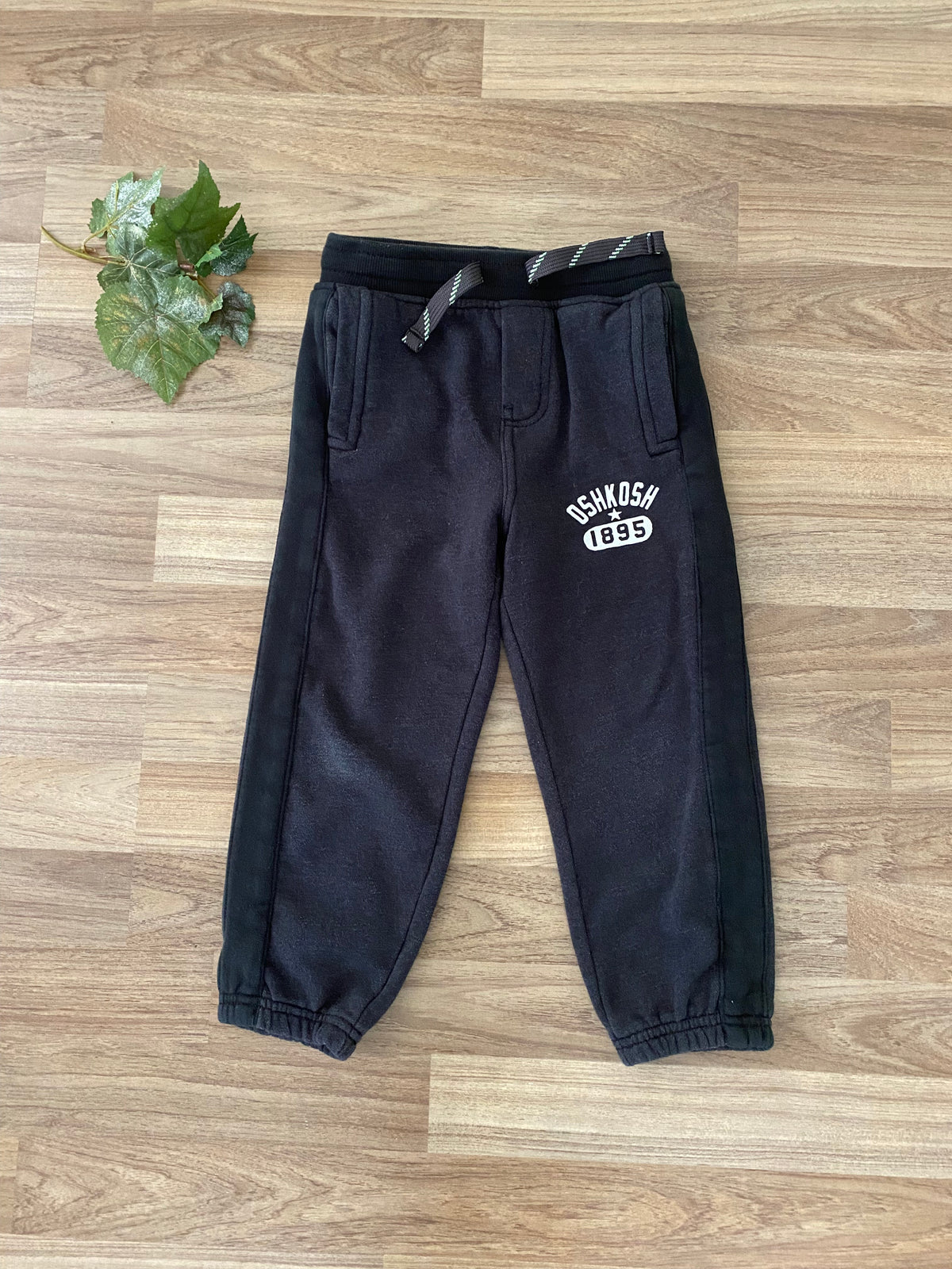 Joggers (Boys Size 5)