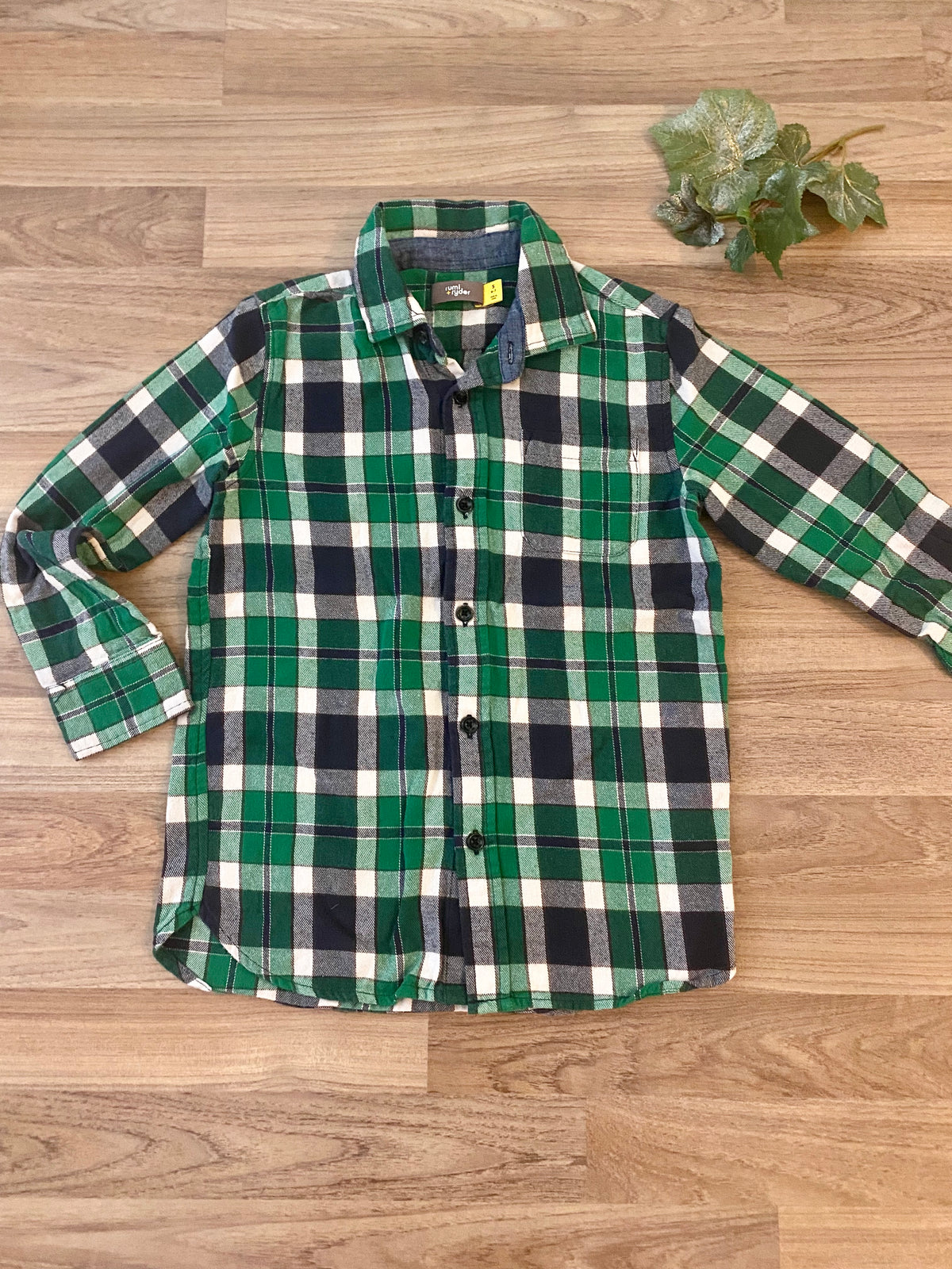 Full Button Up Shirt (Boys Size 6-7)