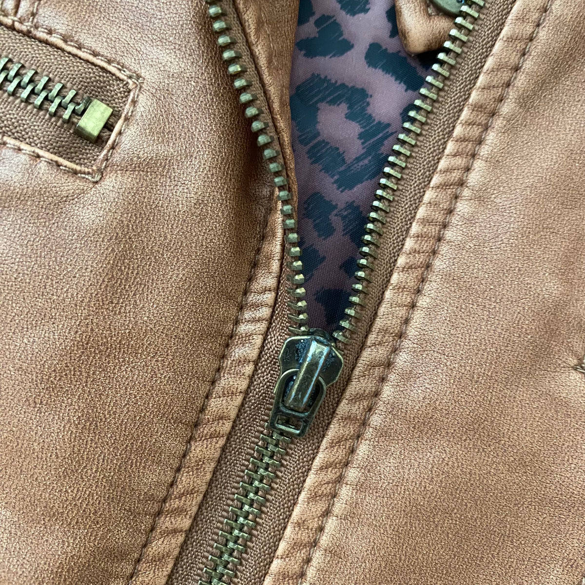 Full Zip Jacket (Women&#39;s Size Medium)