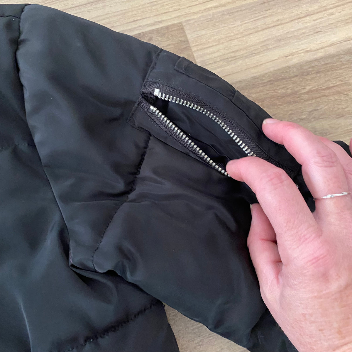 Full Zip Up Puffer Jacket (Boys Size 10-12)