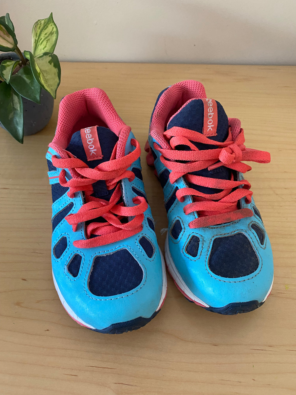 Running Shoes (Toddler Girls Size 11)