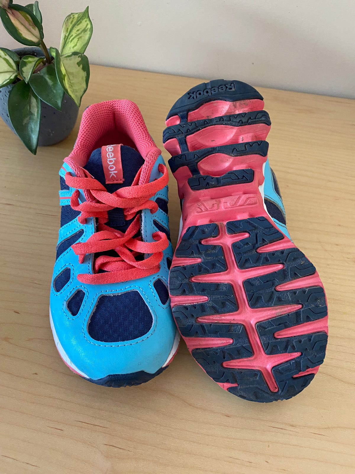 Running Shoes (Toddler Girls Size 11)