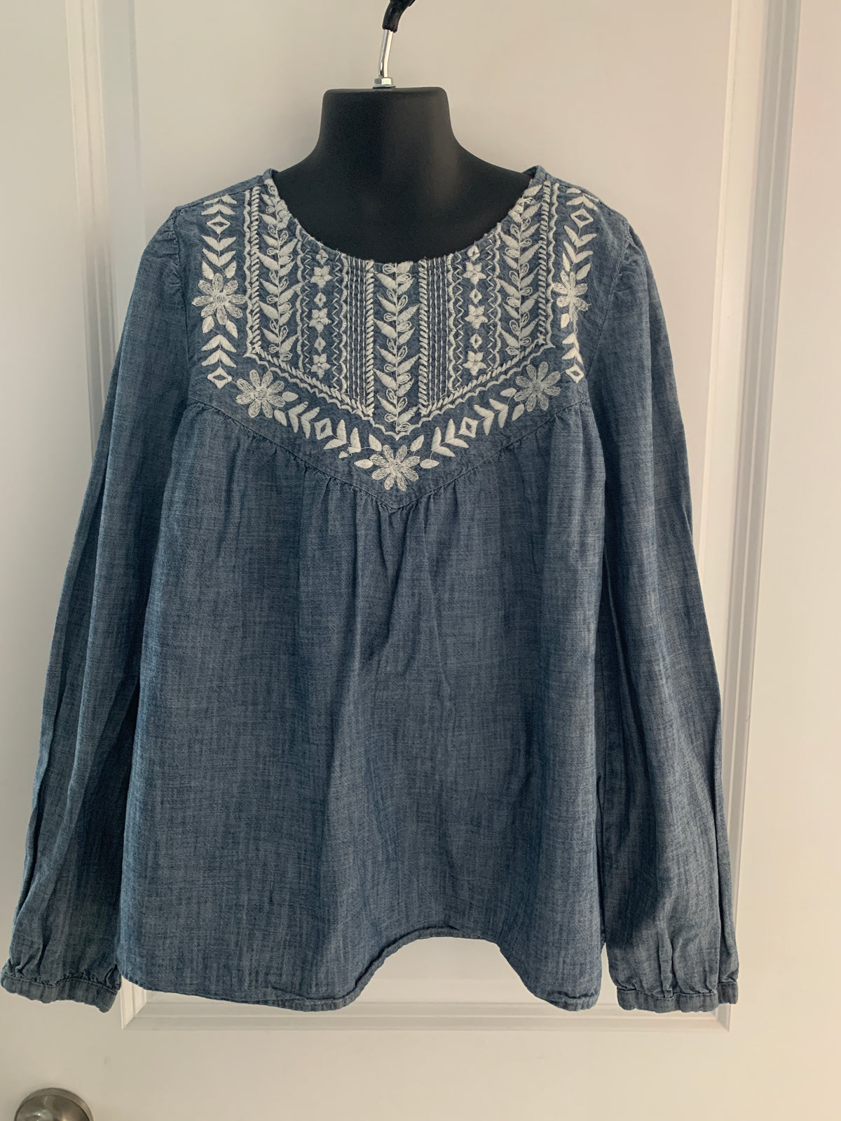 Pullover Blouse/Top (Girls Size 12)